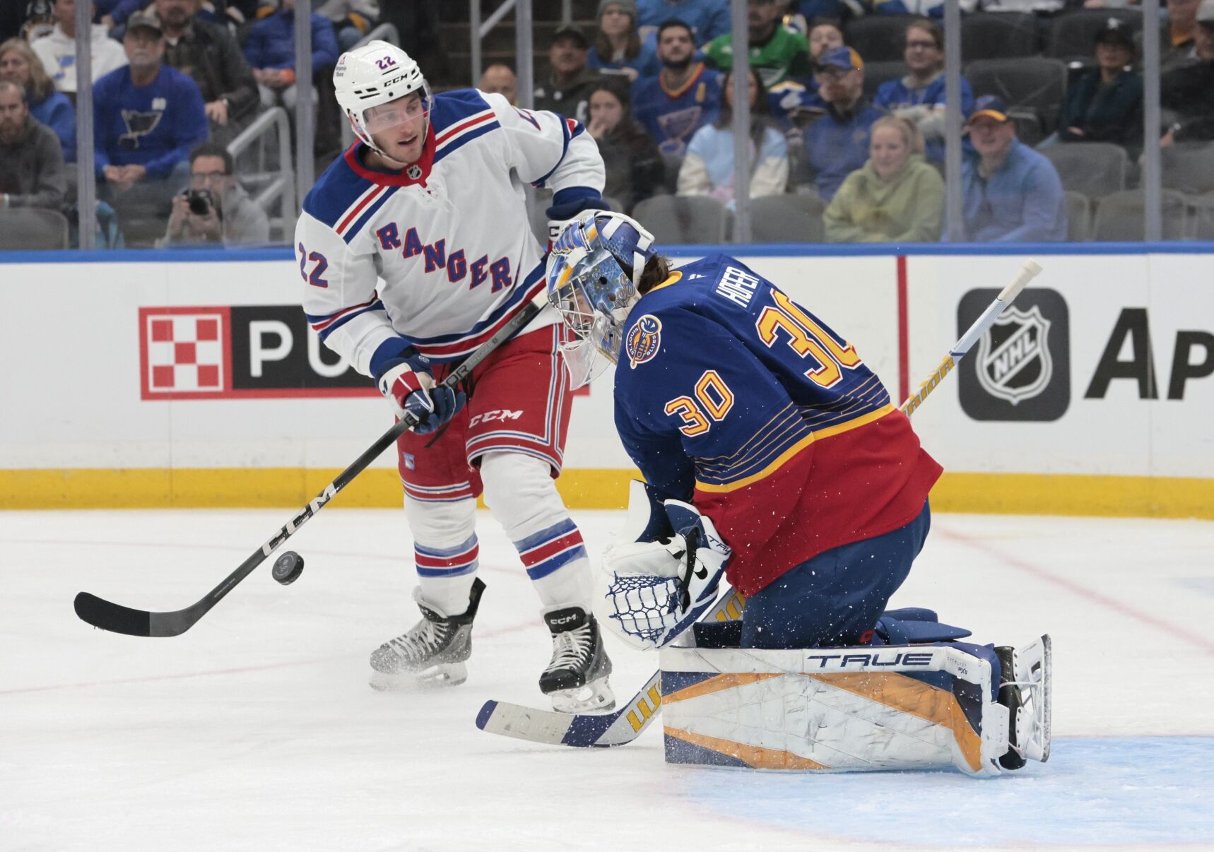 St. Louis Blues host New York Rangers